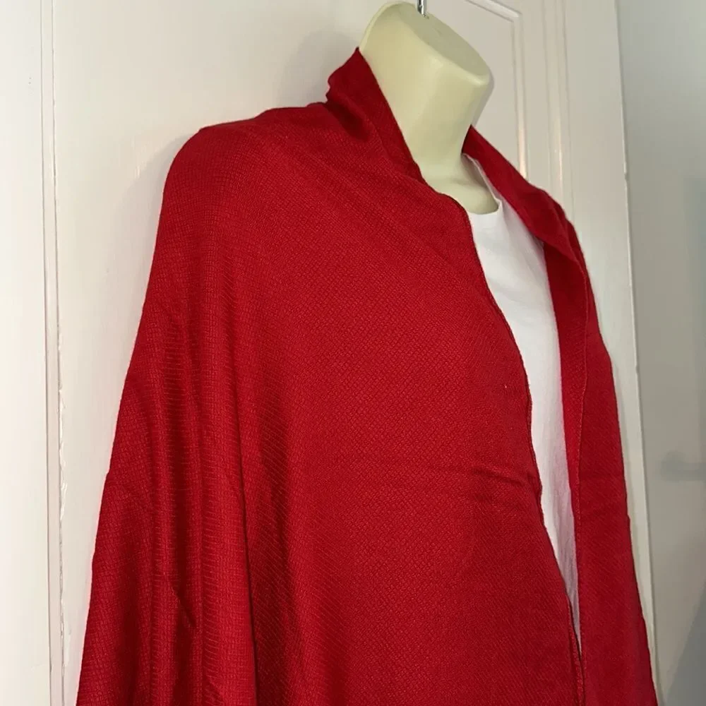 Red shawl/wrap‎ with fringe hem